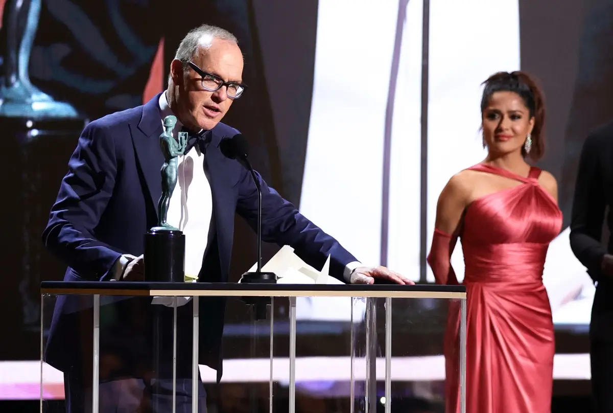 Michael Keaton y Salma Hayek