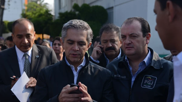 El jefe de Gobierno del DF, Miguel Ángel Mancera, reportó que algunas zonas se encontraban sin energía eléctrica.