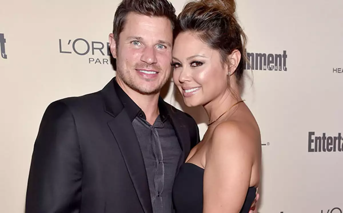 La cita romántica entre el ex de Jessica Simpson y su ahora esposa Vanessa Lachey no terminó como ellos esperaban, después de que el coche en el que viajaban chocara contra otro.