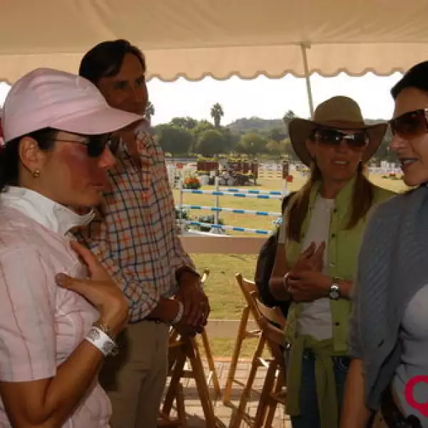 Tere de la Garza, Elizabeth Nanes