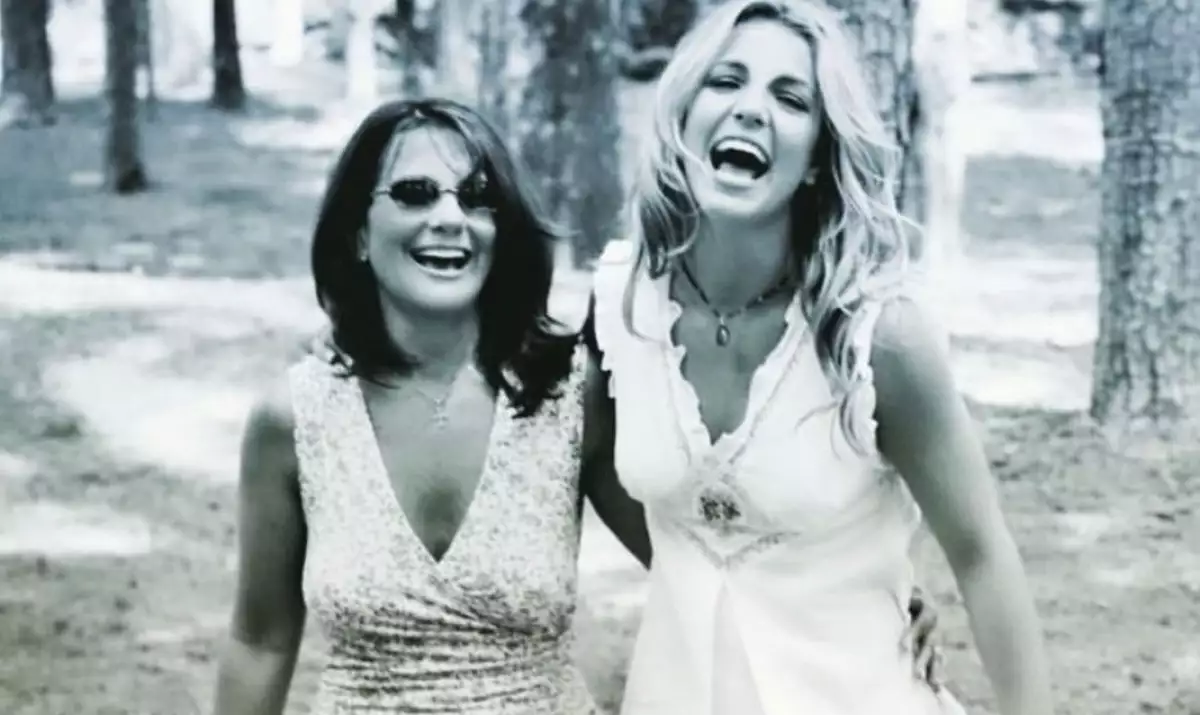 britney-spears-mama.jpg