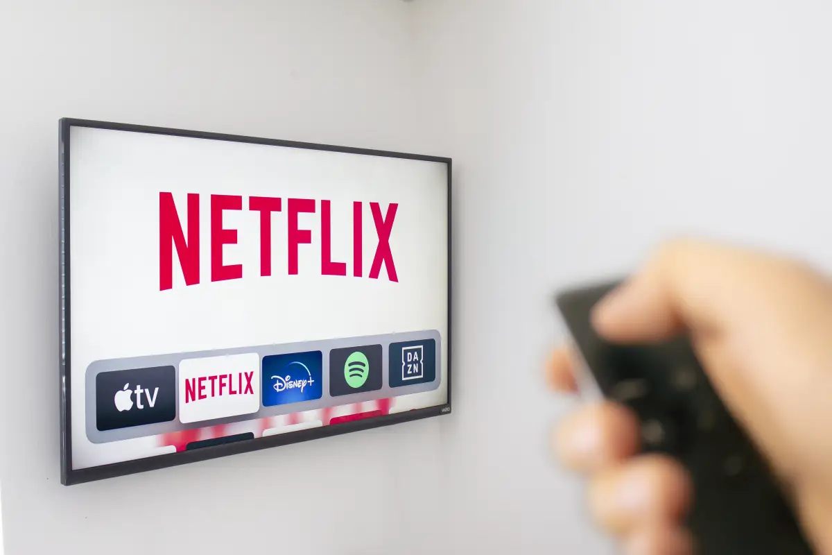 Netflix quiere comprar Warner Bros: más poder en ‘streaming’, menos opciones para ti