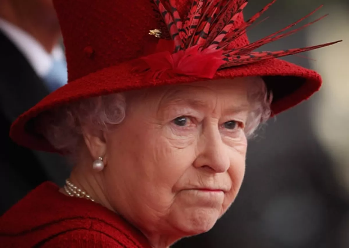 La página de la monarca en la red social recibió varios comentarios ofensivos en contra de la realeza británica, los cuales ya están siendo moderados.