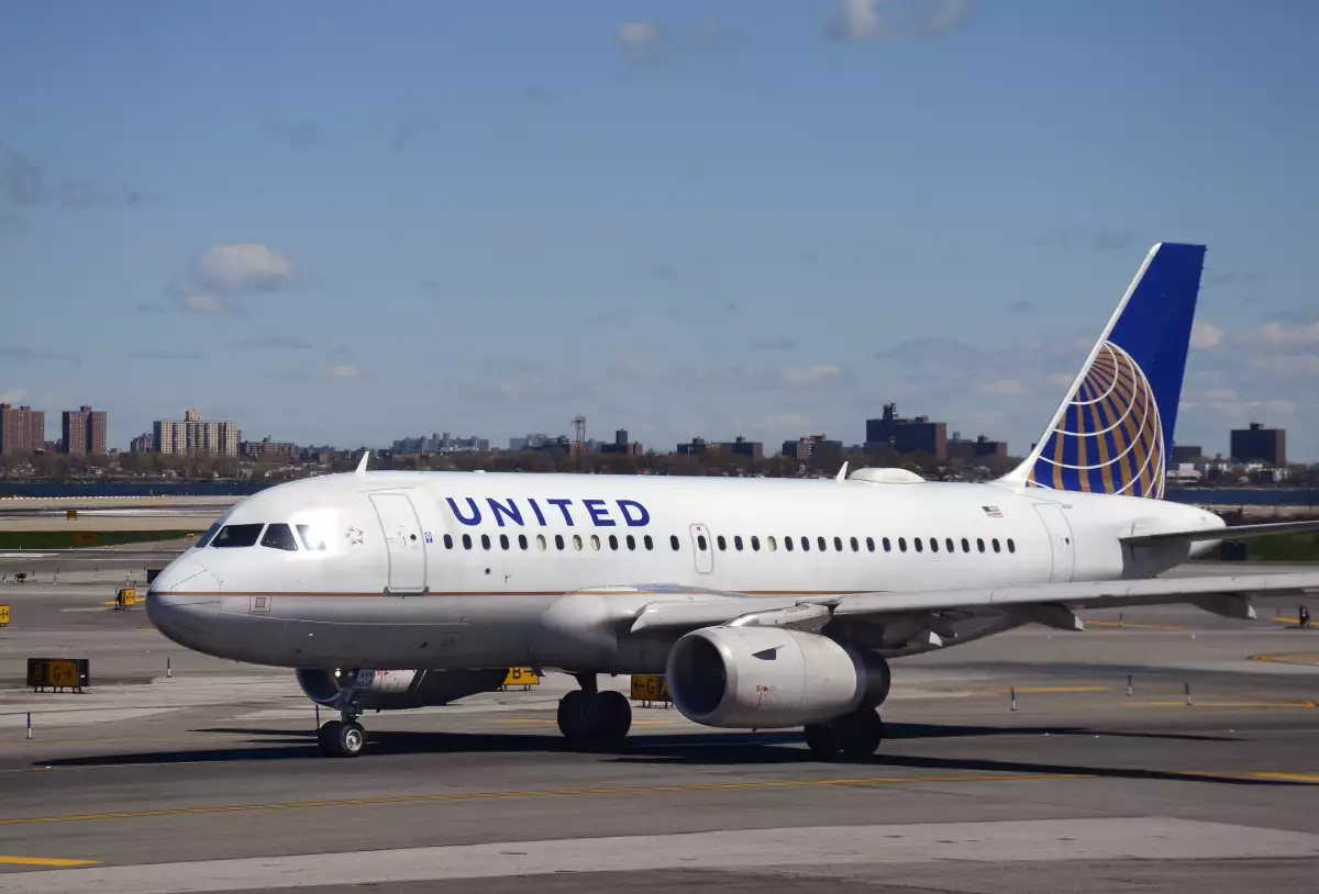 United Continental busca dejar atrás meses turbulentos y retomar el vuelo en el mercado aéreo.