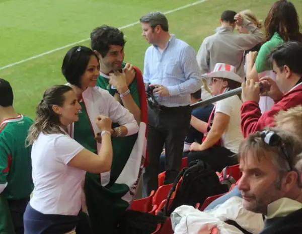 La pareja disfrutó del partido de México contra Suiza.