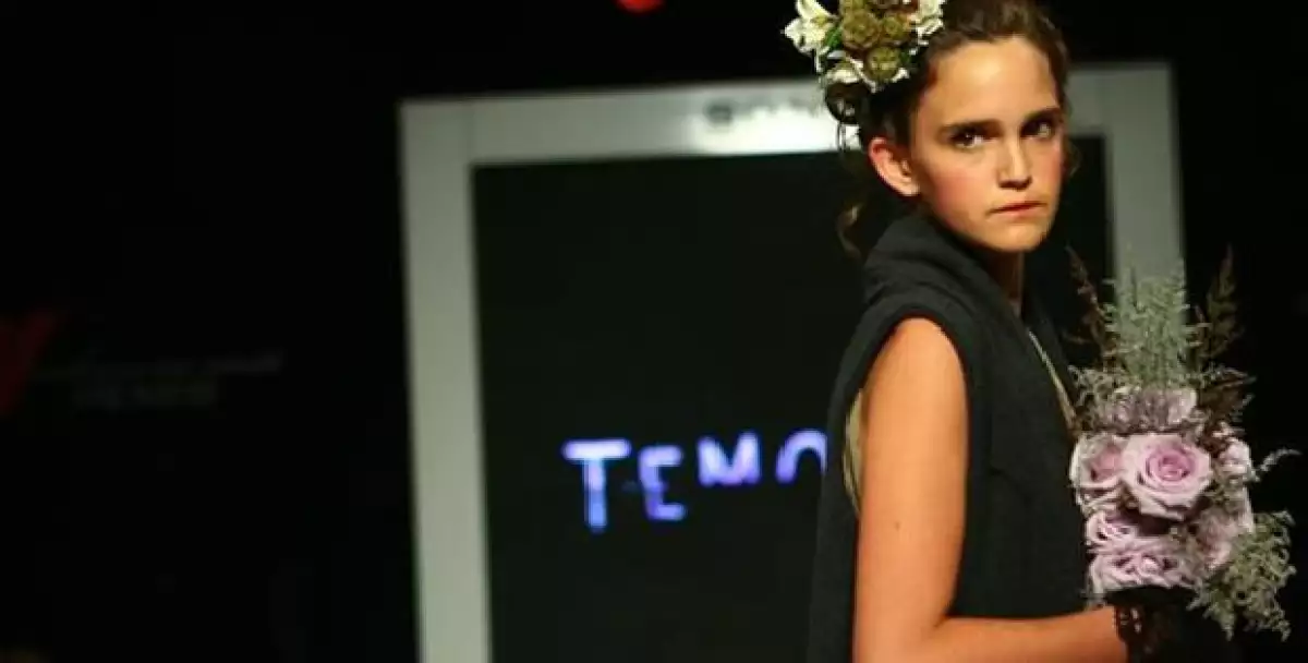 Carlos Temores, diseñador y estilista cuenta con tres colecciones y más de 60 editoriales de moda publicadas desde el 2004.