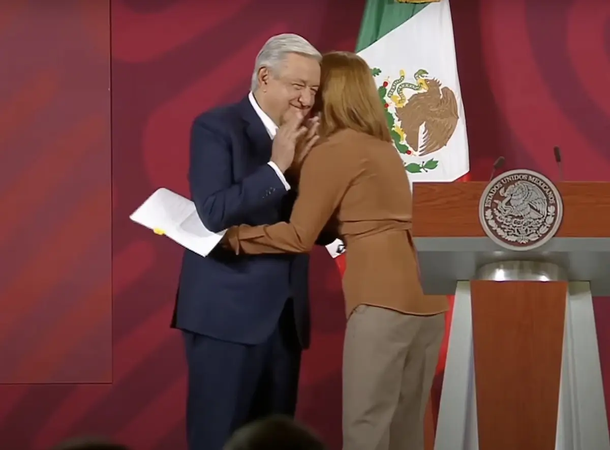 AMLO-TATIANA-CLOUTHIER.jpg