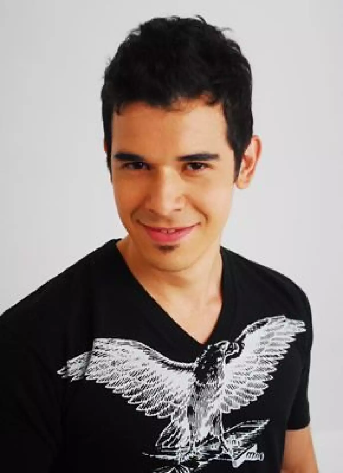 El mexicano se mantiene firme para convertirse en el próximo Latin American Idol.