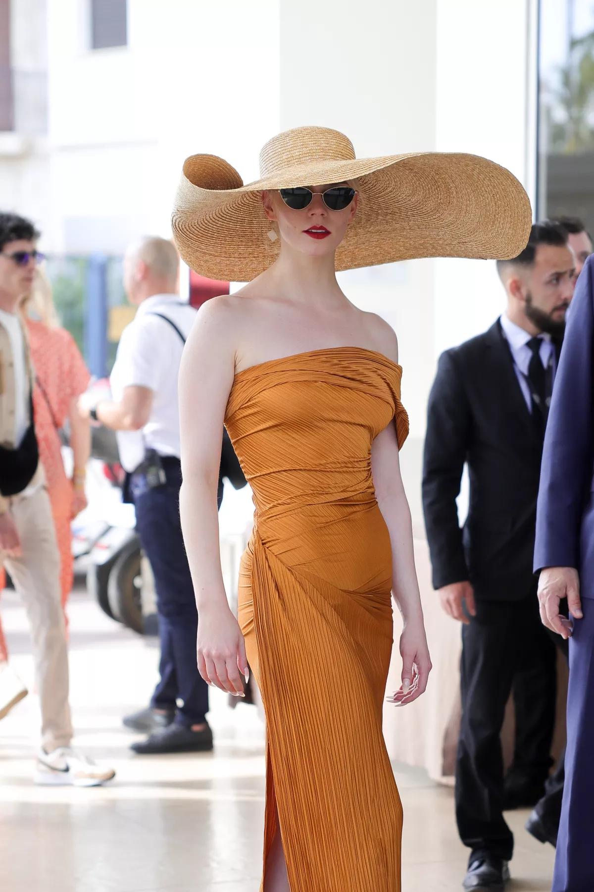 Anya Taylor-Joy arrasa con dos looks de impacto en el Festival de Cannes