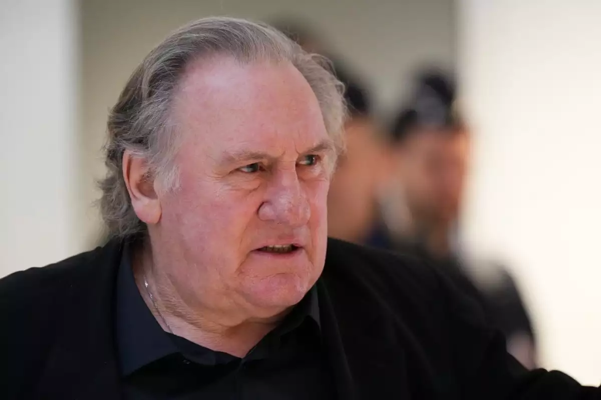 Foto de perfil del actor francés Gerard Depardieu