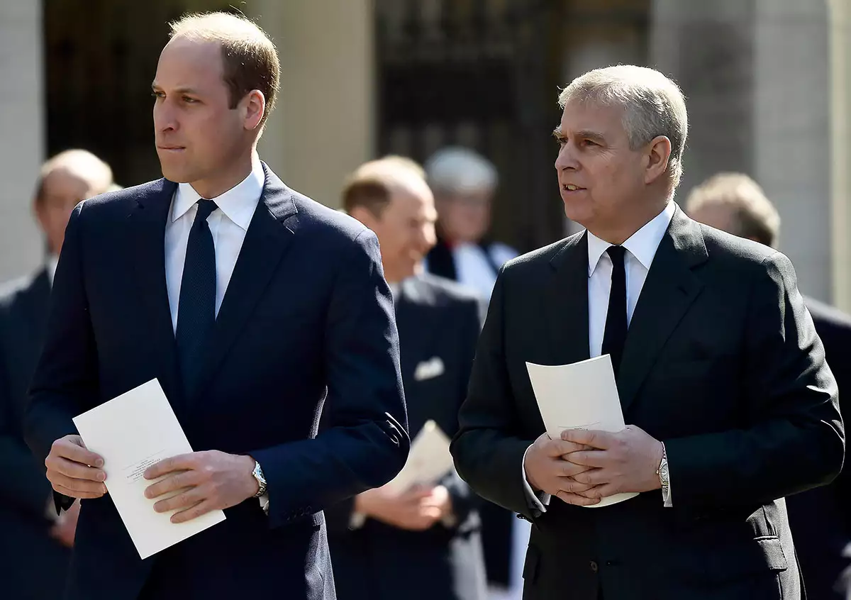 El príncipe William, duque de Cambridge, y el príncipe Andrés, duque de York