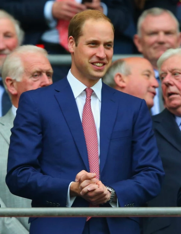 El Duque de Cambridge acudió al Estadio de Wembley para disfrutar de la selección inglesa y despedirla oficialmente antes de su partida a Brasil.