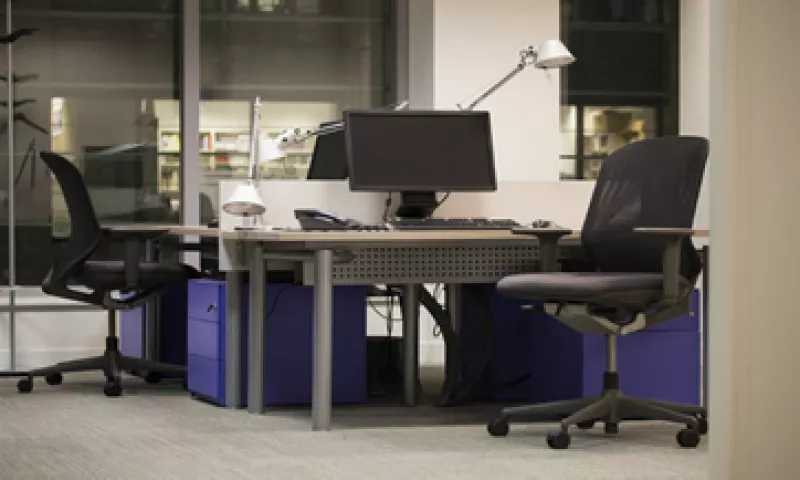 Los empleados que no faltan deben ser reconocidos con bonos. (Foto: iStock by Getty Images)