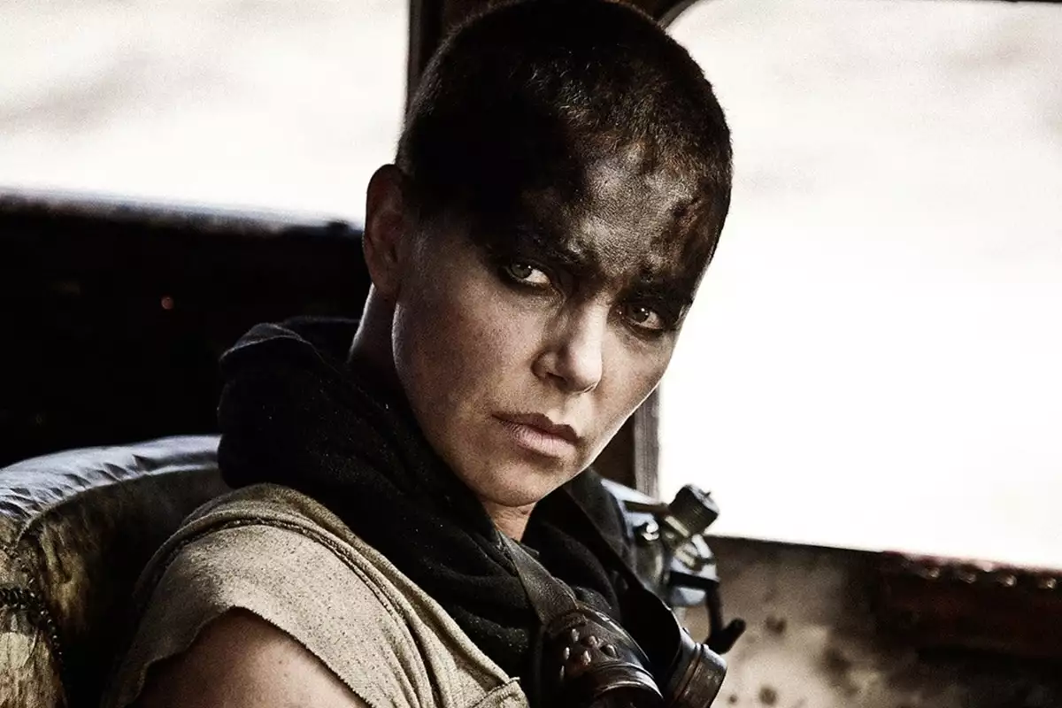 Charlize Theron rapada en Mad Max Fury Road