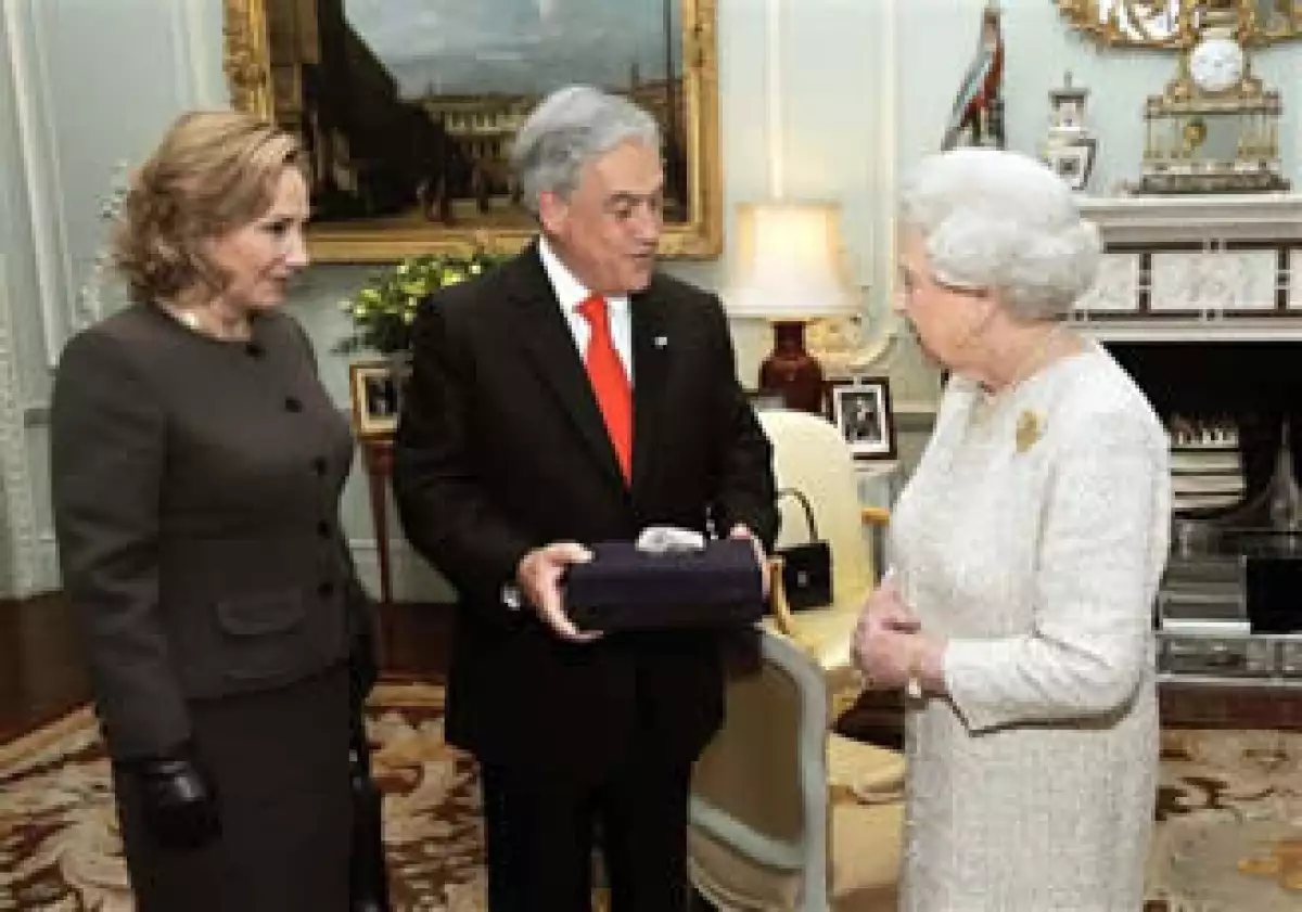 Piñera está en Londres como parte de una gira europea tras el espectacular rescate de los mineros de la mina de San José. (Foto: AP)