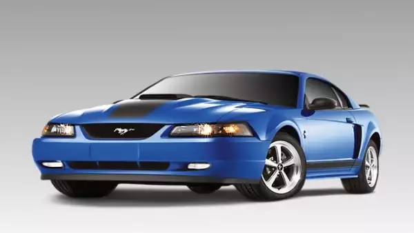 Modelo 2003 Mustang Mach 1. Este modelo represent� el regreso del Mach 1