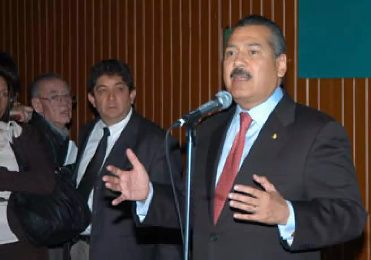 Manlio Fabio Beltrones se mostró satisfecho por la reacción del empresariado a su propuesta hacendaria. (Foto: Notimex)