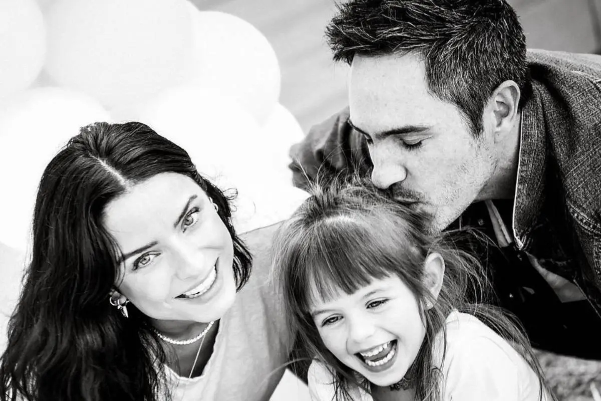 aislinn-derbez-kailani-mauricio.ochmann