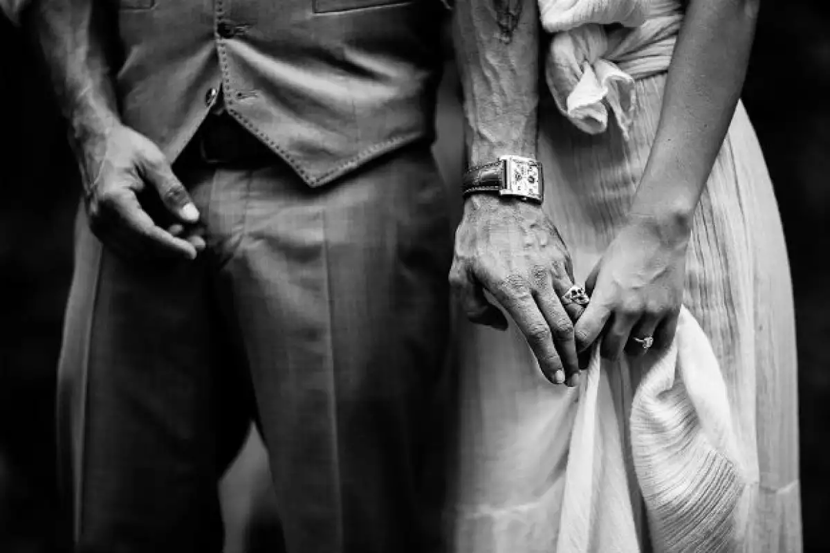 Zuria y Alberto se comprometieron apenas en marzo y el sábado finalmente se casaron.