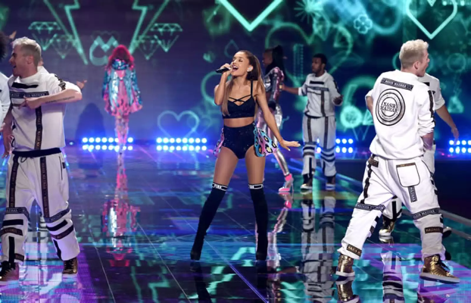 Ariana Grande.