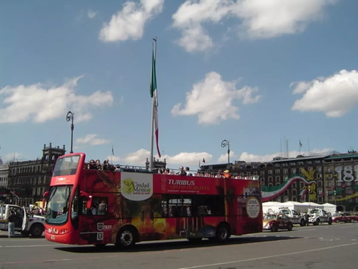 Puedes tomar el recorrido del Turibus tanto en la mañana como en la noche.