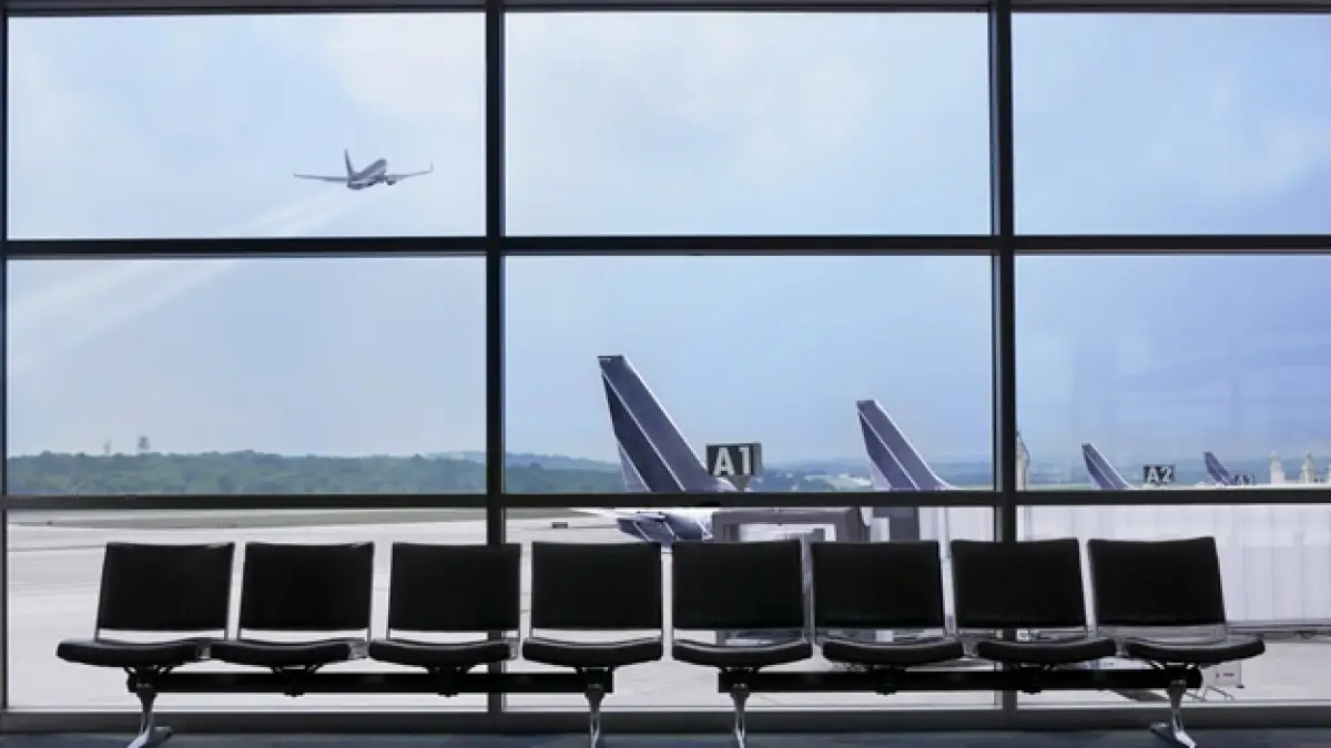 area de espera en un aeropuerto