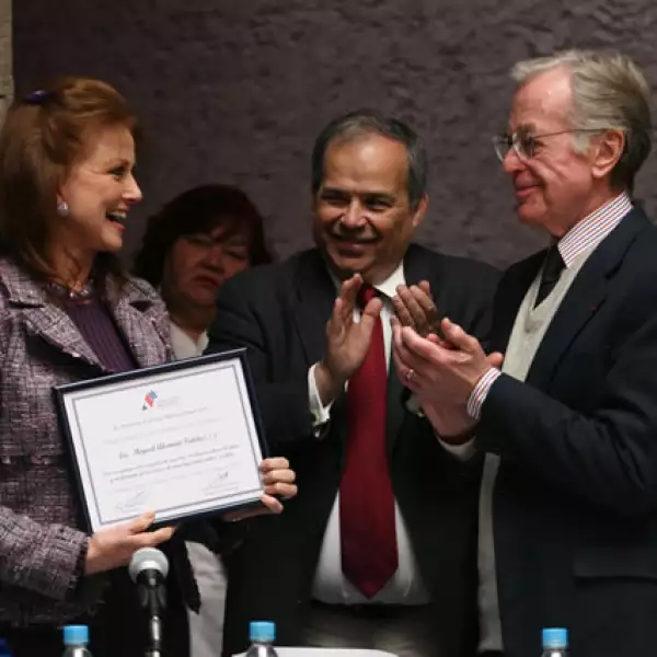 Homenaje a Jacobo Zabludovsky y Leon Davidoff.
