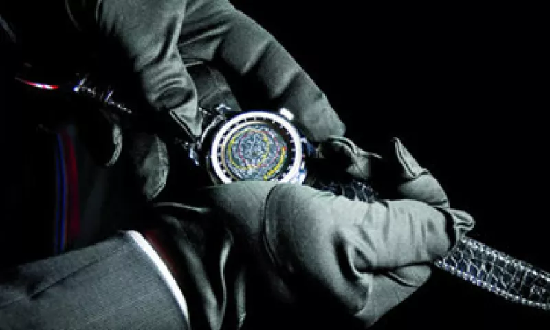 El reloj Portuguese Sidérale Scafusia logra calibrar el movimiento de las estrellas según la zona horaria del propietario. Éste es uno de los pocos ejemplares que al reverso muestran un mapa de las constelaciones. (Foto: Cortesía de la marca)