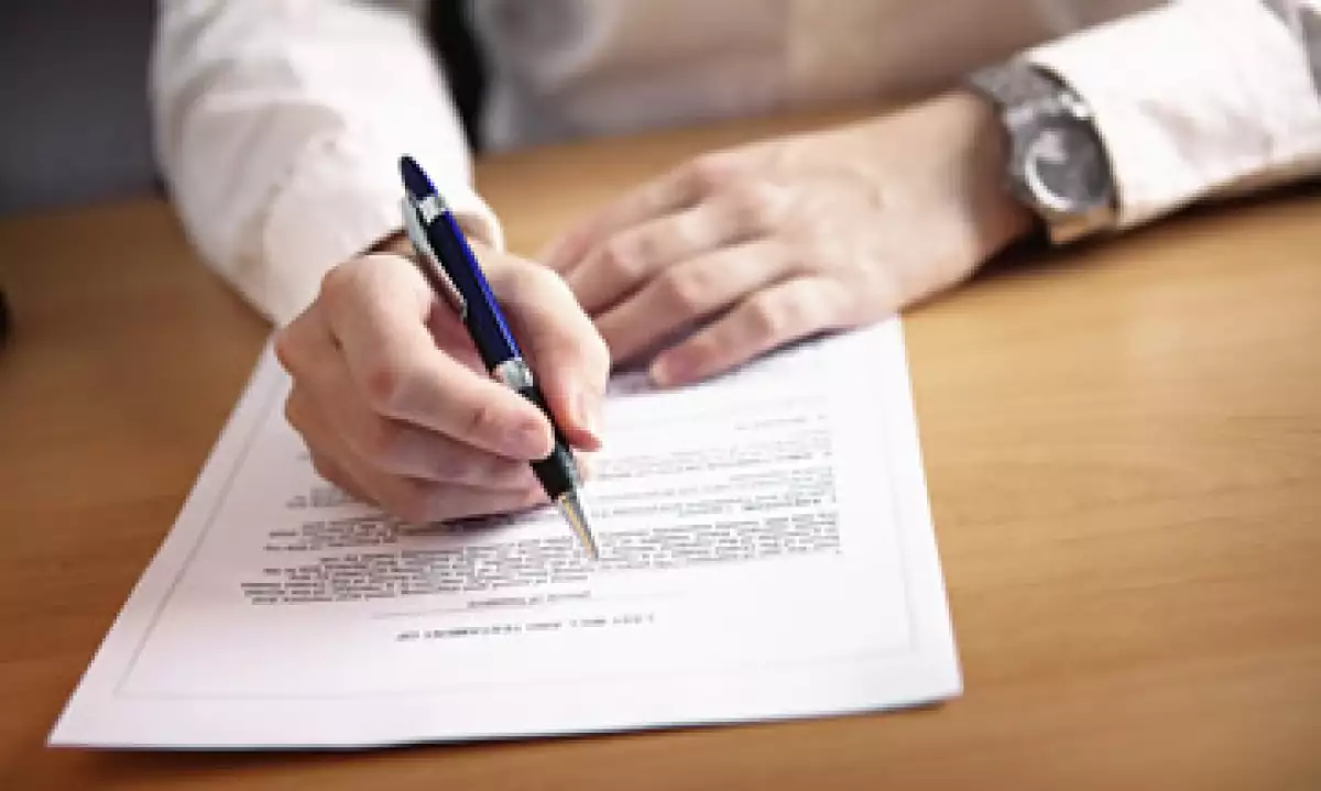 Lo primero que hay que hacer al planear es recurrir a un notario. (Foto: iStock by Getty Images. )