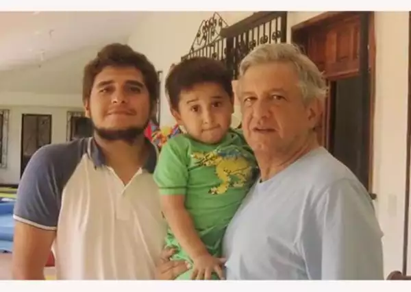 Andrés Manuel López Obrador es un político que disfruta el consejo de sus tres hijos mayores y la compañía del pequeño.