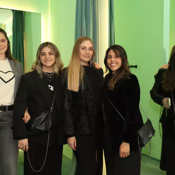 Paola Pérez , Fernanda Ramos , Sofía López y Carolina García
