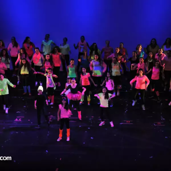 Función de aniversario Ryver Dance