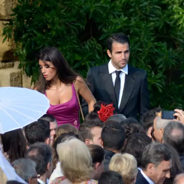 Cesc Fábregas y su novia Daniella Semaan.