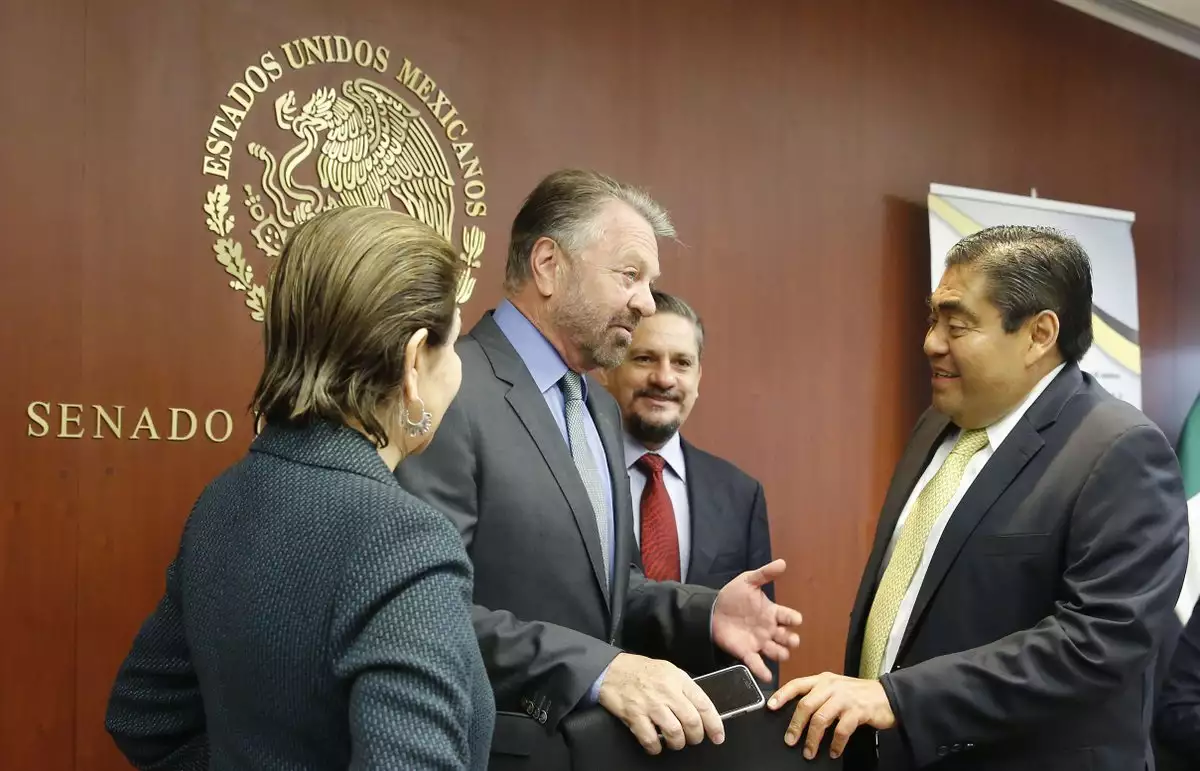 Jorge Castañeda se reúne con senadores del PRD