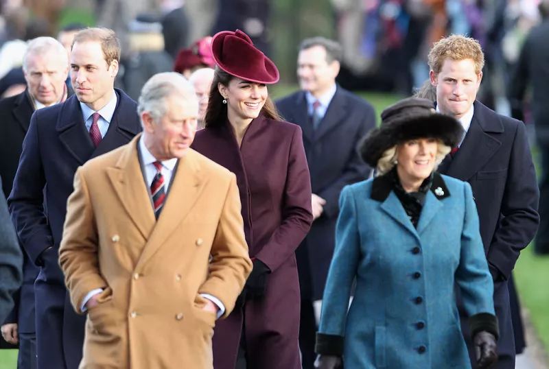 Príncipe Wiliam, Kate Middleton, príncipe Harry, príncipe Carlos y Camila Parker