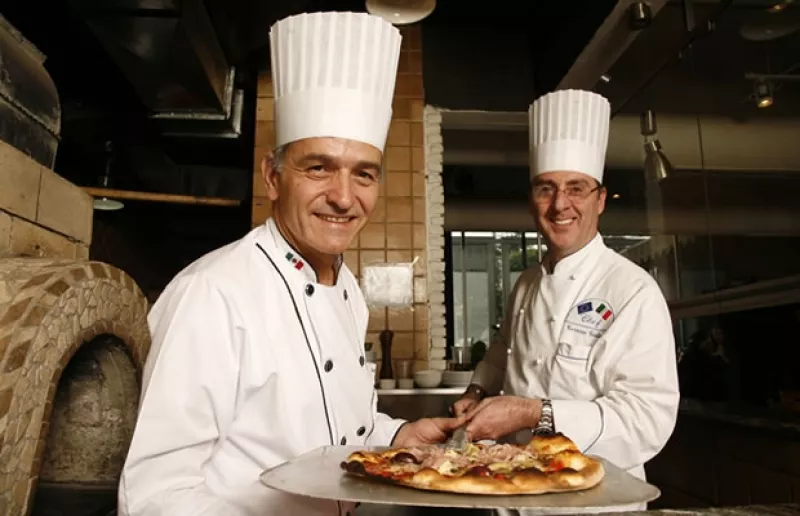 Guy de Francia y Carmine de Italia unen sus creaciones para abrir en México Piazza Navona.