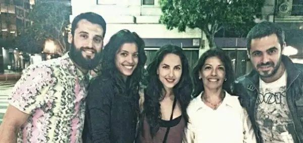A pie de esta imagen tomada el verano pasado Kenneth escribió a la actriz: `Te amo @delamori´ evidenciando que desde enctonces mantinen un noviazgo.