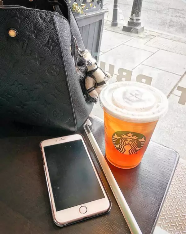 Esta fue la primera imagen que compartió en sus redes sociales en la que compartía con sus seguidores su optimismo por evitar que el Lyme regresara a su vida.