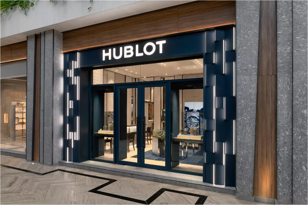 Foto de la fachada de la nueva boutique de Hublot en La Isla, Cancún.