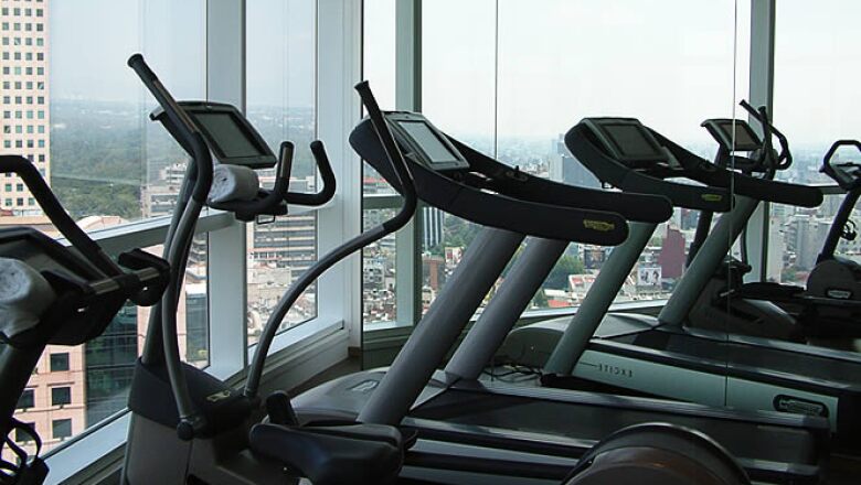 El Fitness Center también tiene vista panorámica, tiene además una barra de bebidas energéticas y rehidratantes.