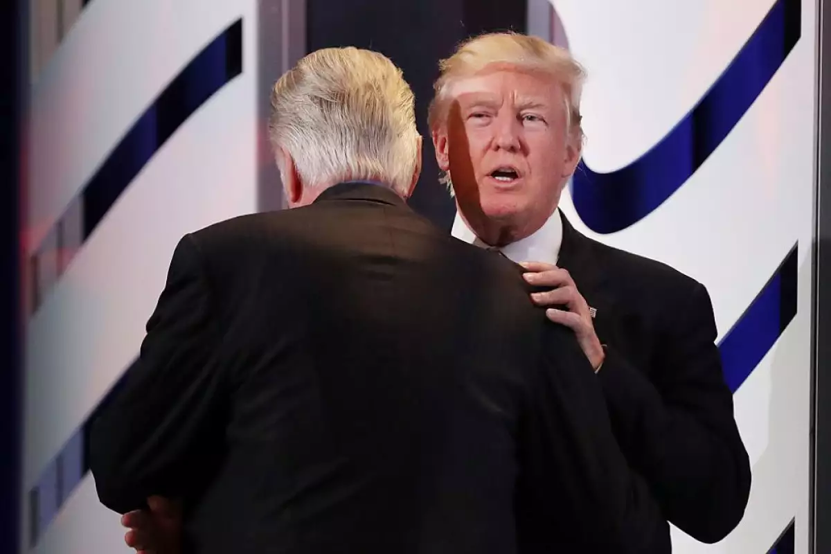 Donald Trump y Jon Voight.jpg