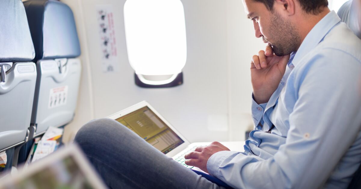 Uçakta Wi-Fi kullanmak güvenli midir?  Uçuşta verilerinizi bu şekilde koruyabilirsiniz