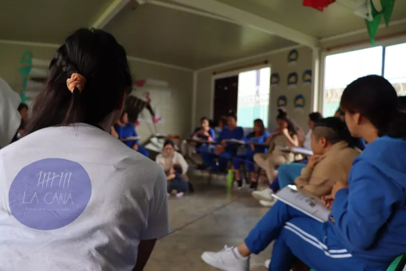 Alzar la voz por todas, el taller de La Cana para acompañar a mujeres privadas de su libertad en México