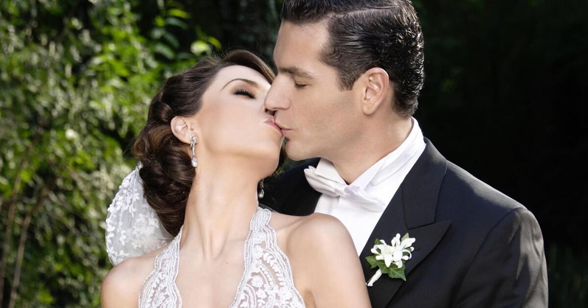 Luego de rumores de crisis, Jacky Bracamones y Martín Fuentes celebran 15 años de matrimonio
