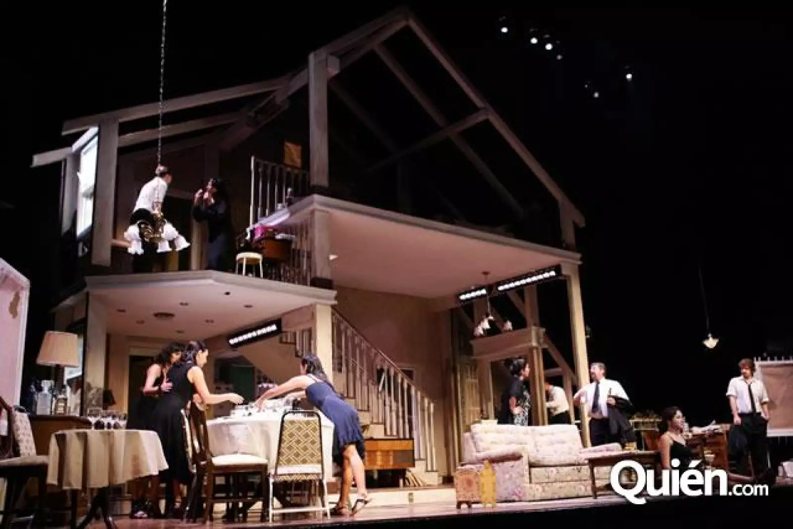 Agosto, Obra y Backstage