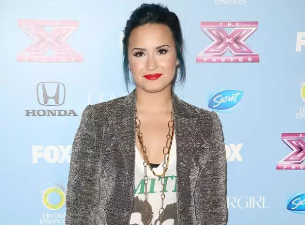 Demi es de las famosas que van y vienen en Twitter.