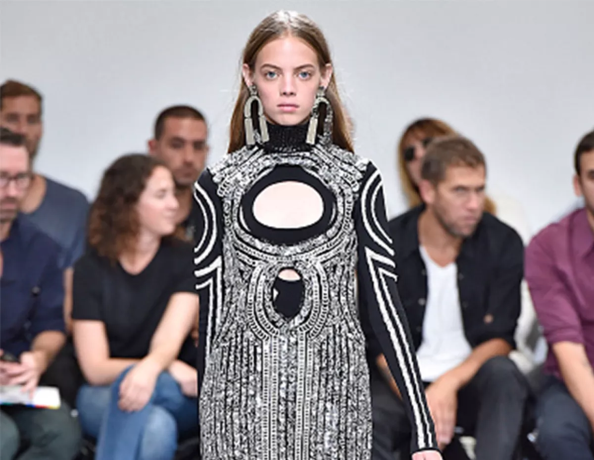 La tapatía de 16 años robó el spotlight por lograr una exclusiva con Proenza Schouler.