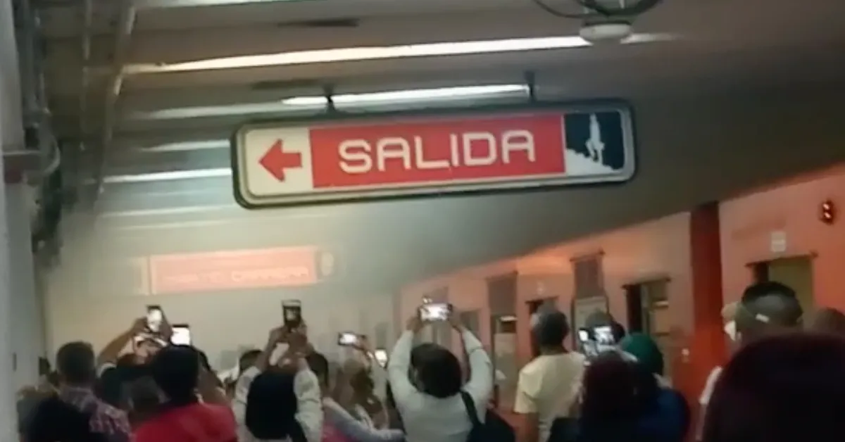 desalojan vagón de la estación La Villa del Metro CDMX por corto circuito
