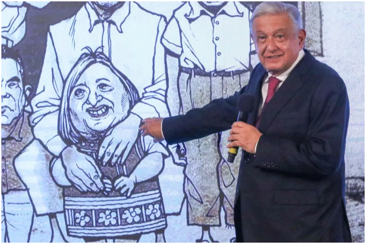 AMLO se burla de Gálvez con cartón