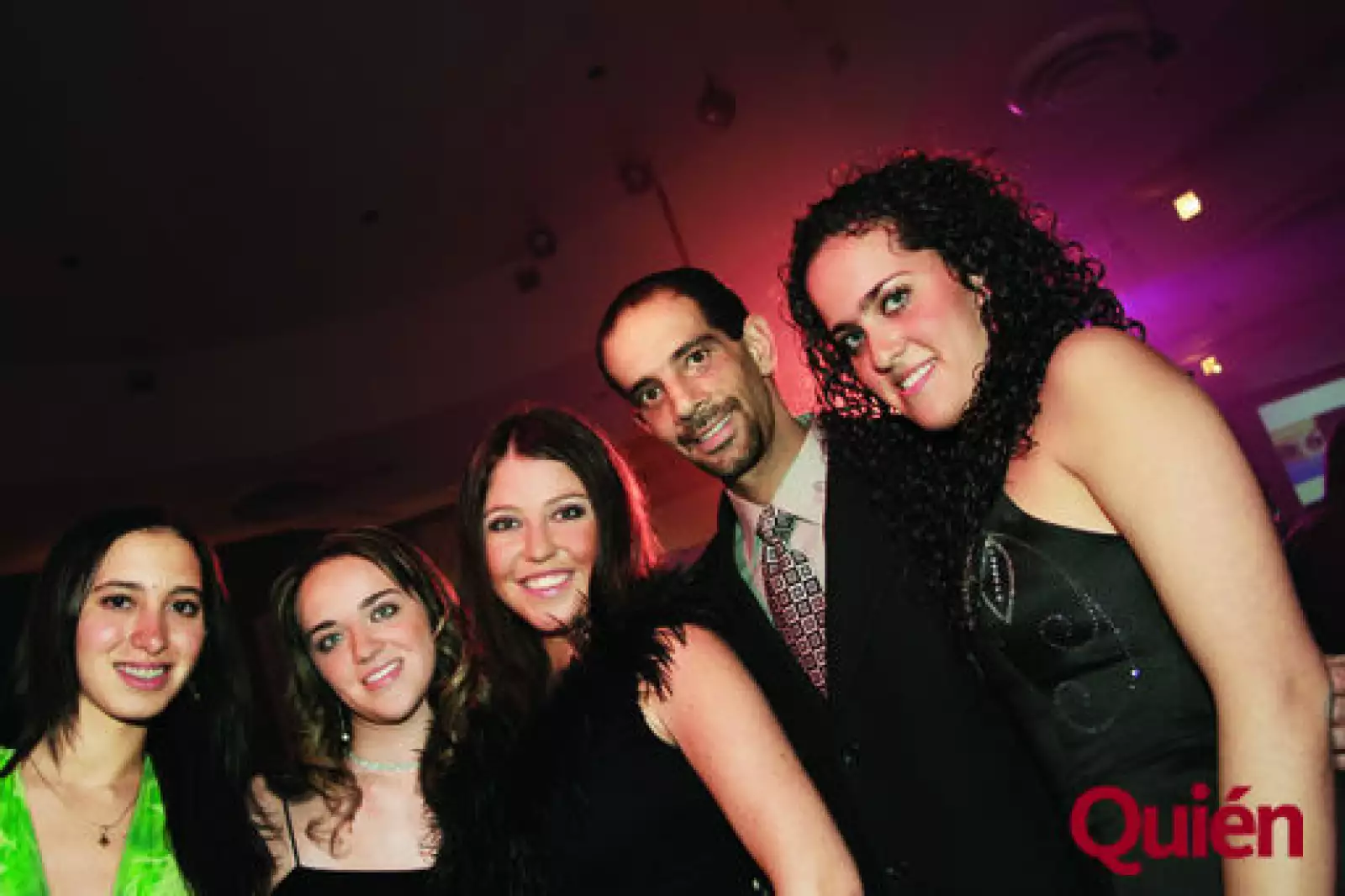 Ricardo Kahwagi con las semifinalistas